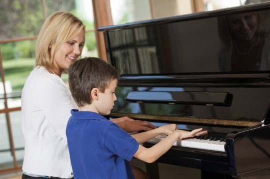 Music lessons to learn to play piano kids